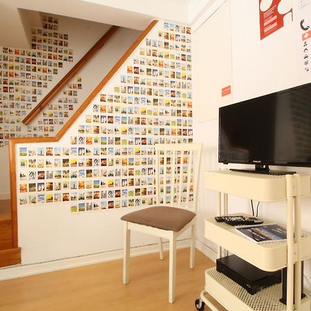 Bairro Alto In A Polaroid - Party In Lisbon Apartment Ngoại thất bức ảnh