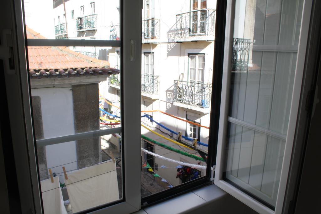 Bairro Alto In A Polaroid - Party In Lisbon Apartment Ngoại thất bức ảnh